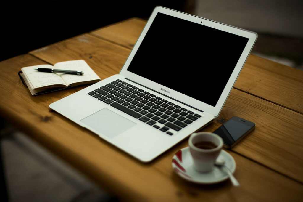 Excellent MacBook Tips for Remote Workers - VotePair